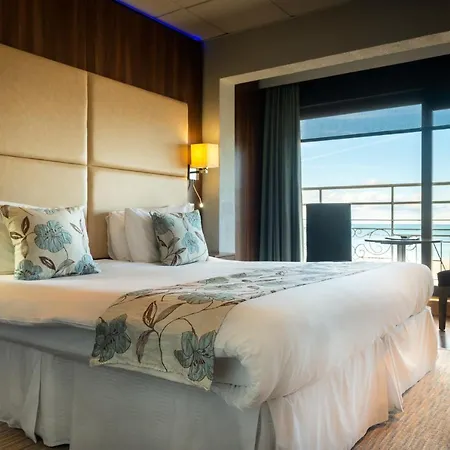 Ambassadeur Hotel 3*