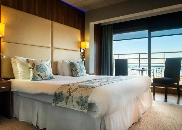 Ambassadeur Hotel 3*