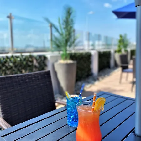 Ambassadeur Hotel 3*