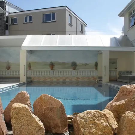 Ambassadeur Hotel 3*